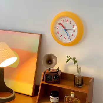חמוד החיים פלסטיק צהוב מודרני שעון קיר חמוד הסלון בבית קישוט שולחן שעון מתנה יצירתית ילדים השינה השקטה השעון