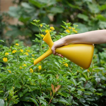 V בצורת משפך יצירתי רב-הפה פלסטיק מזלף קיבולת גדולה פרחים גינון השקיה יכולה כלי גינון.